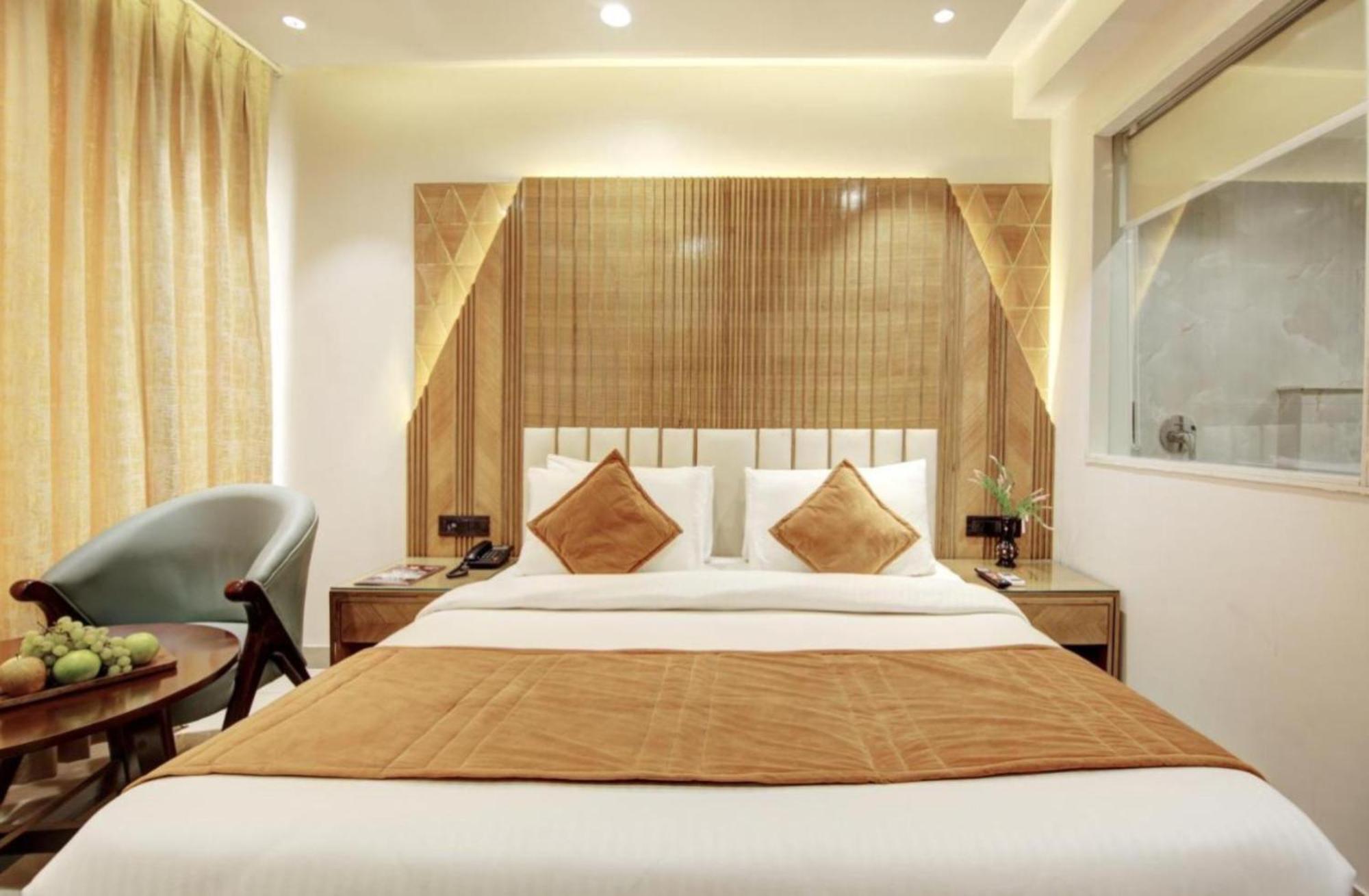 Hotel Platinum With Free Pickup-Delhi Airport Új-Delhi Kültér fotó