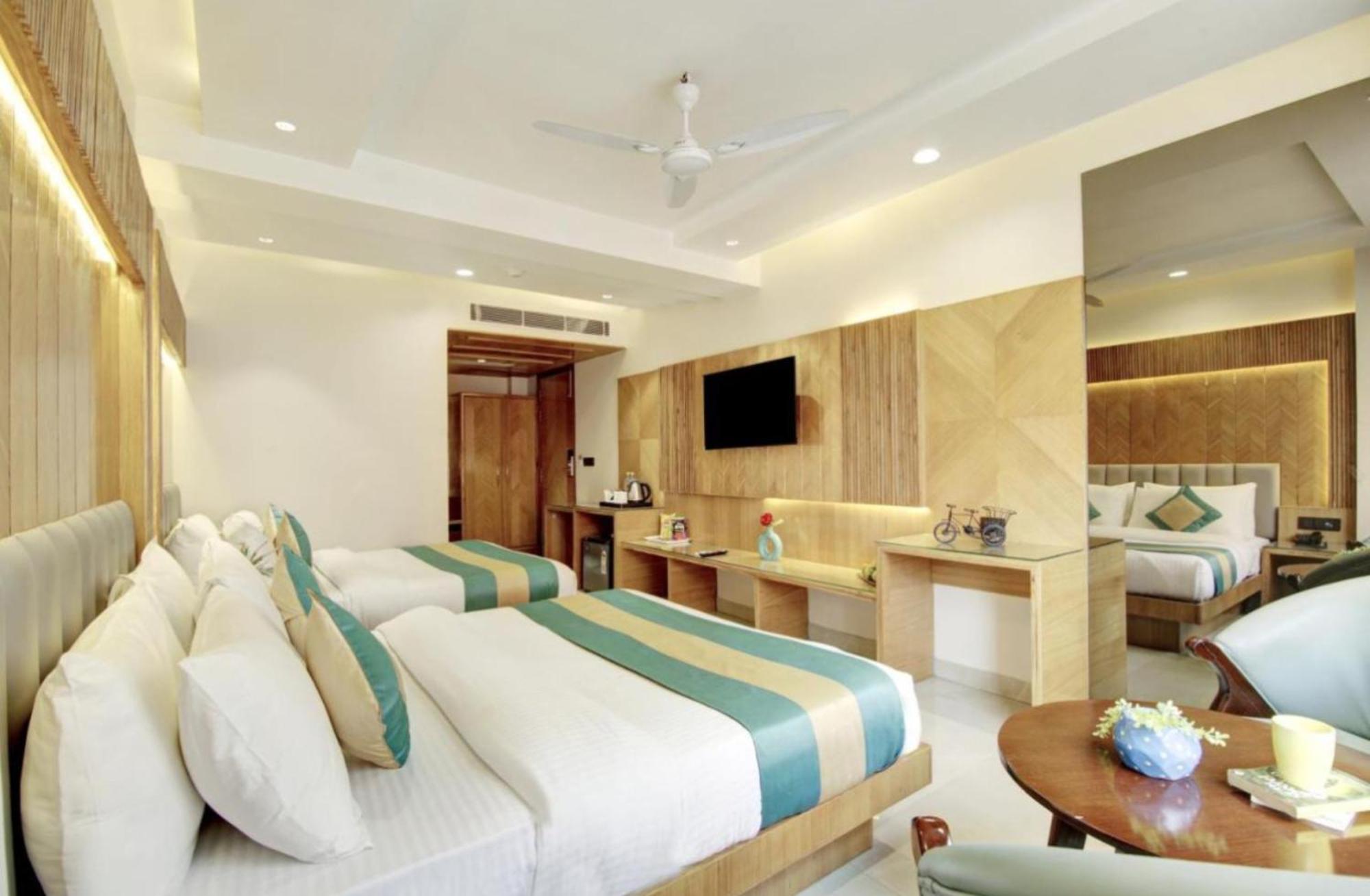 Hotel Platinum With Free Pickup-Delhi Airport Új-Delhi Kültér fotó